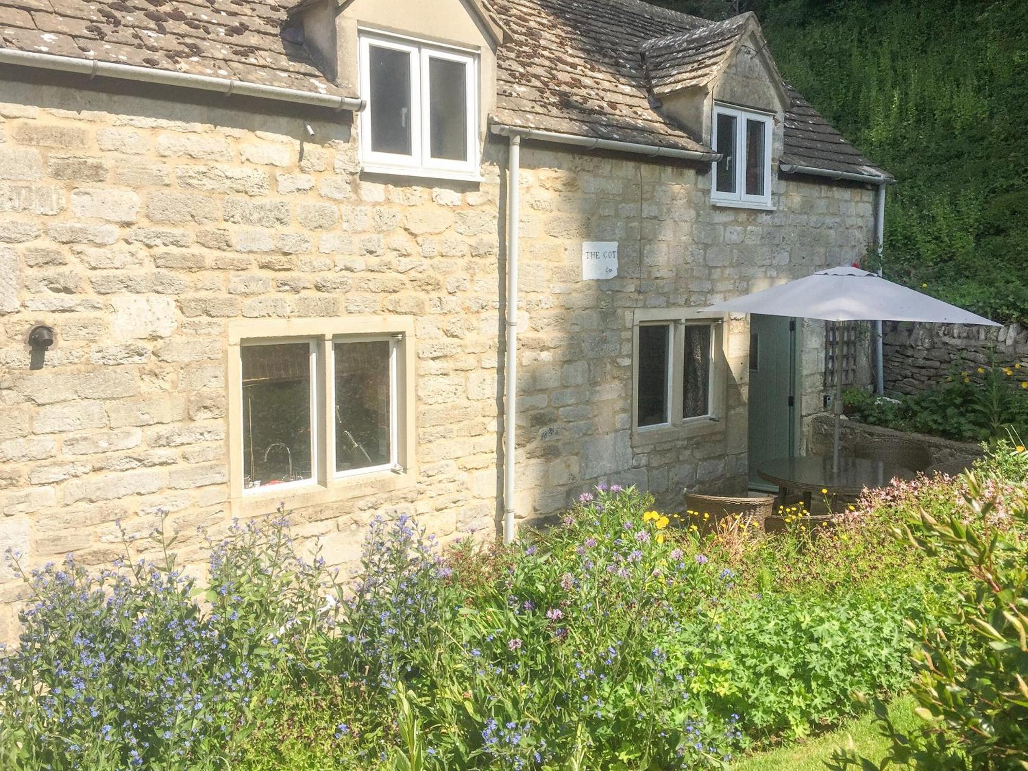 The Cot Villa Chalford Exterior photo